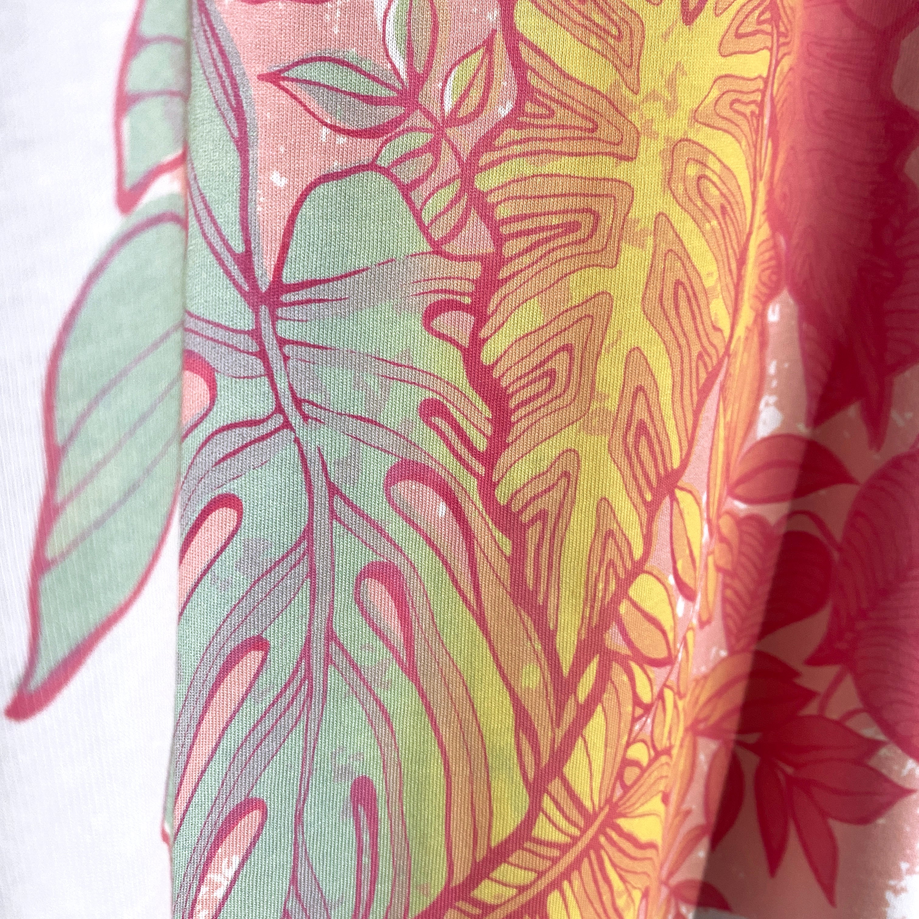 PINK PLANTS T-SHIRT